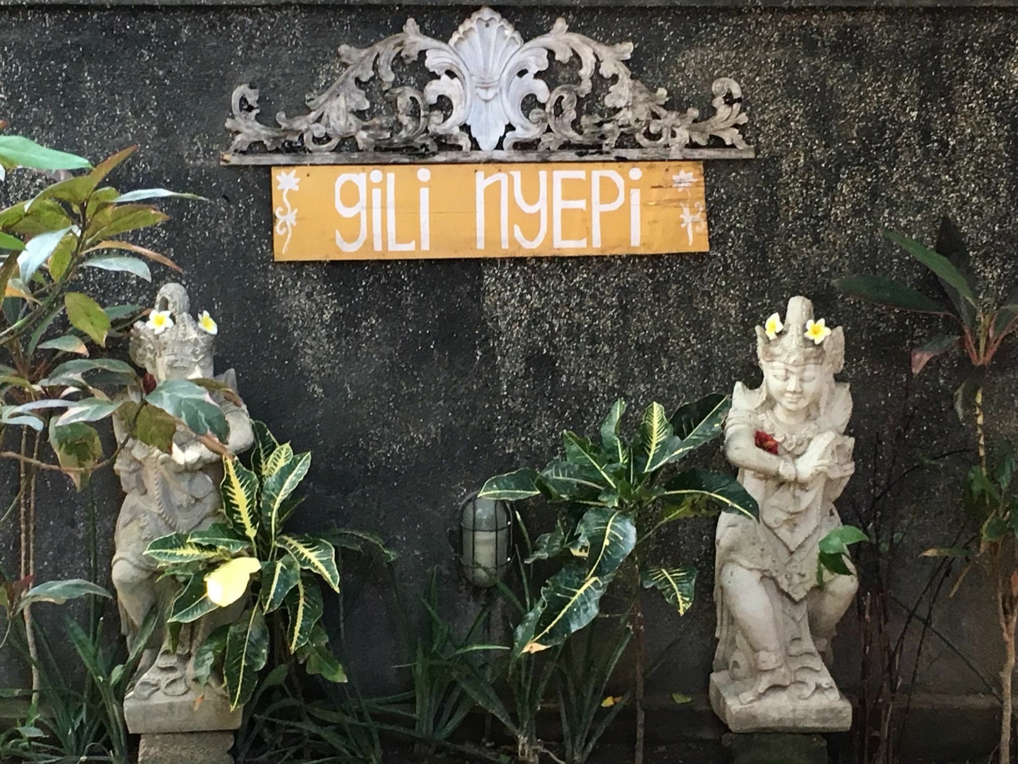 Gili Nyepi Hotel กีลีตราวางัน ภายนอก รูปภาพ